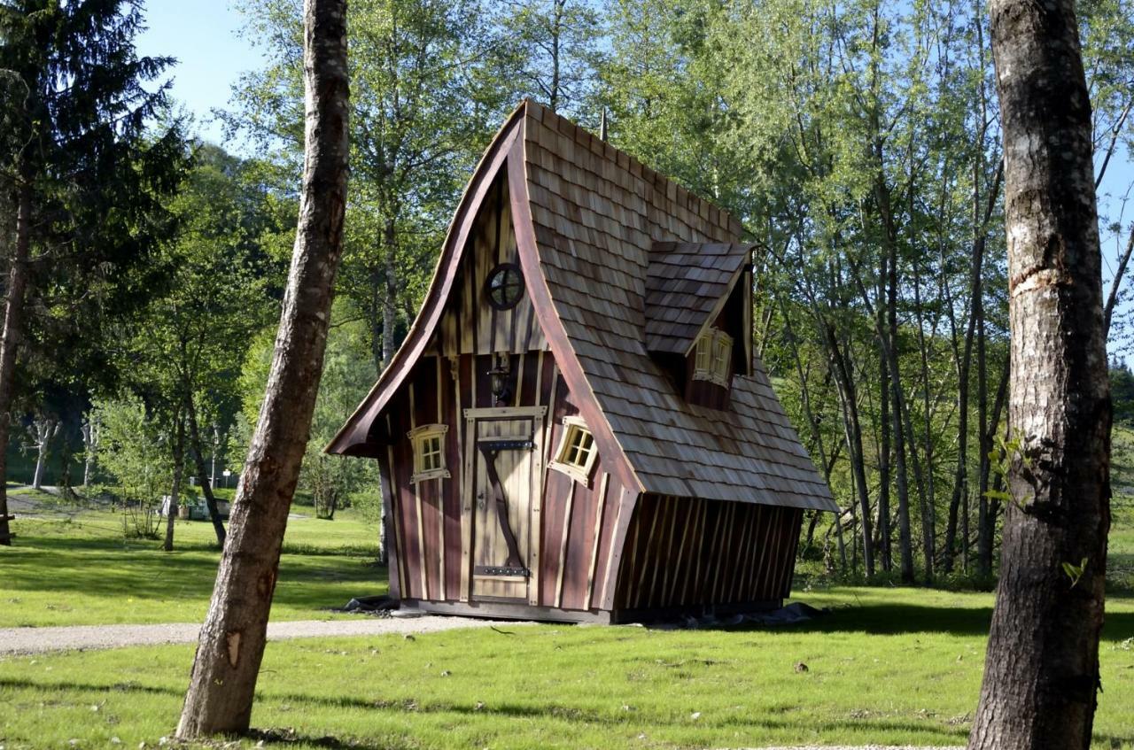 Cabanes D'Aiguebelette Saint-Alban-de-Montbel Екстер'єр фото